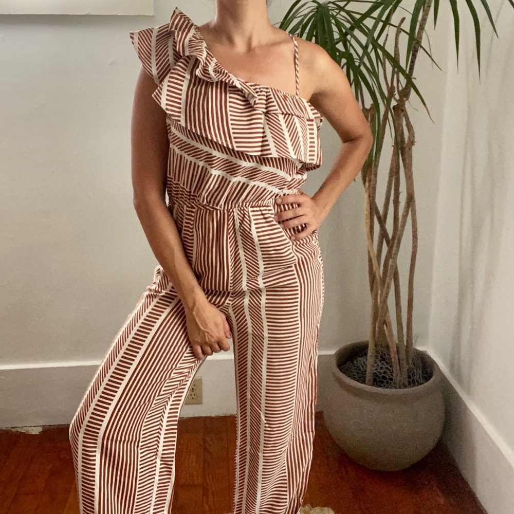 Striped one shoulder linen jumpsuit